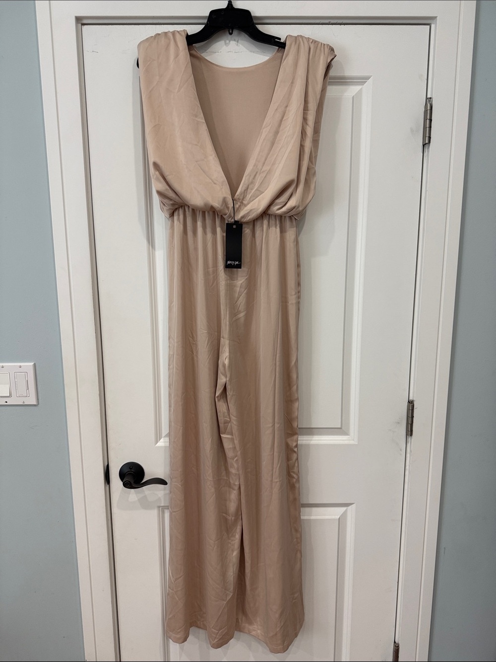 Nasty Gal Satin Shoulder Padded Wide Leg Jumpsuit Champagne Size 10 NWT - Picture 6 of 8